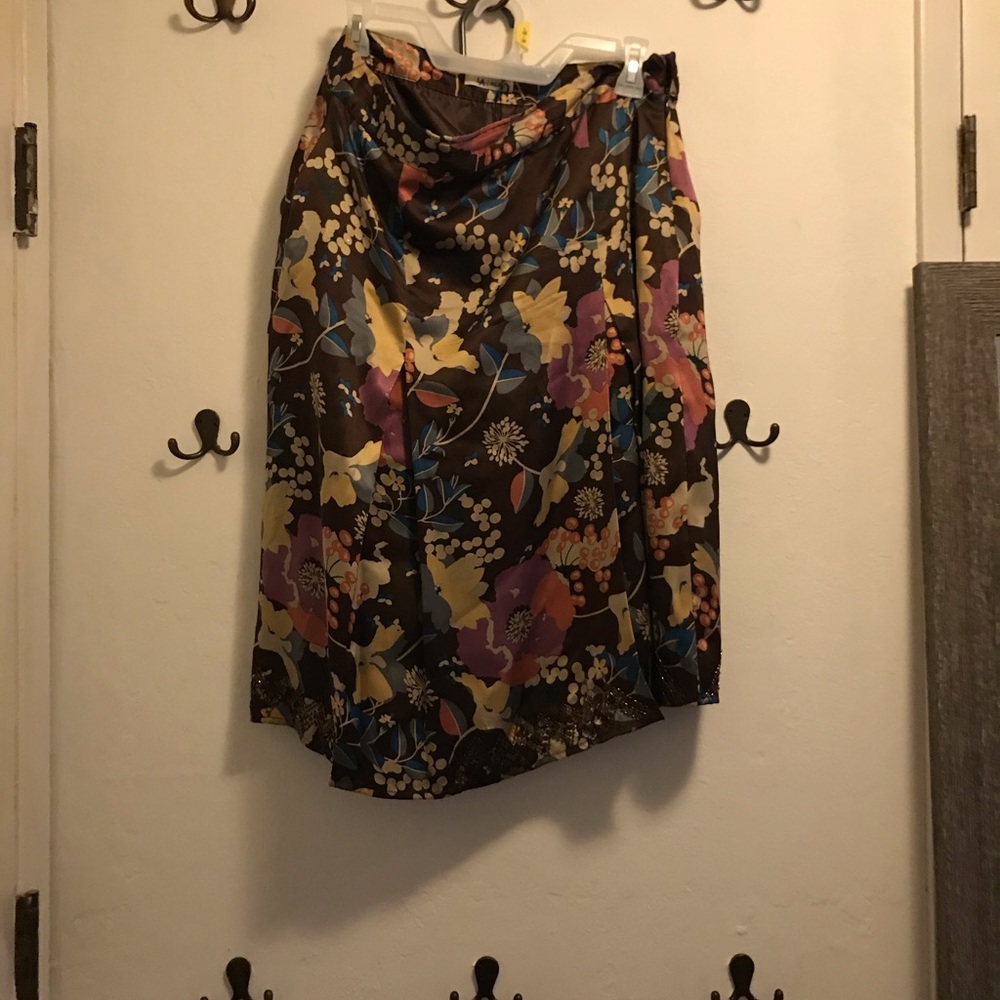 Skirt - Picture 2 of 2